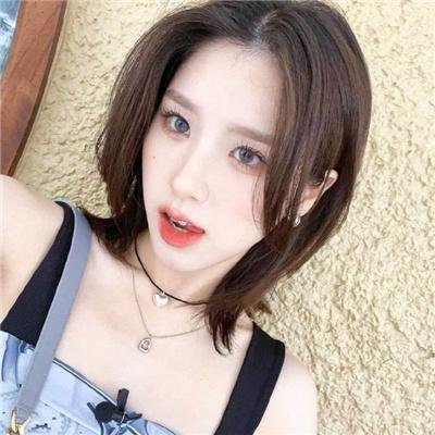 绯红色的窗帘